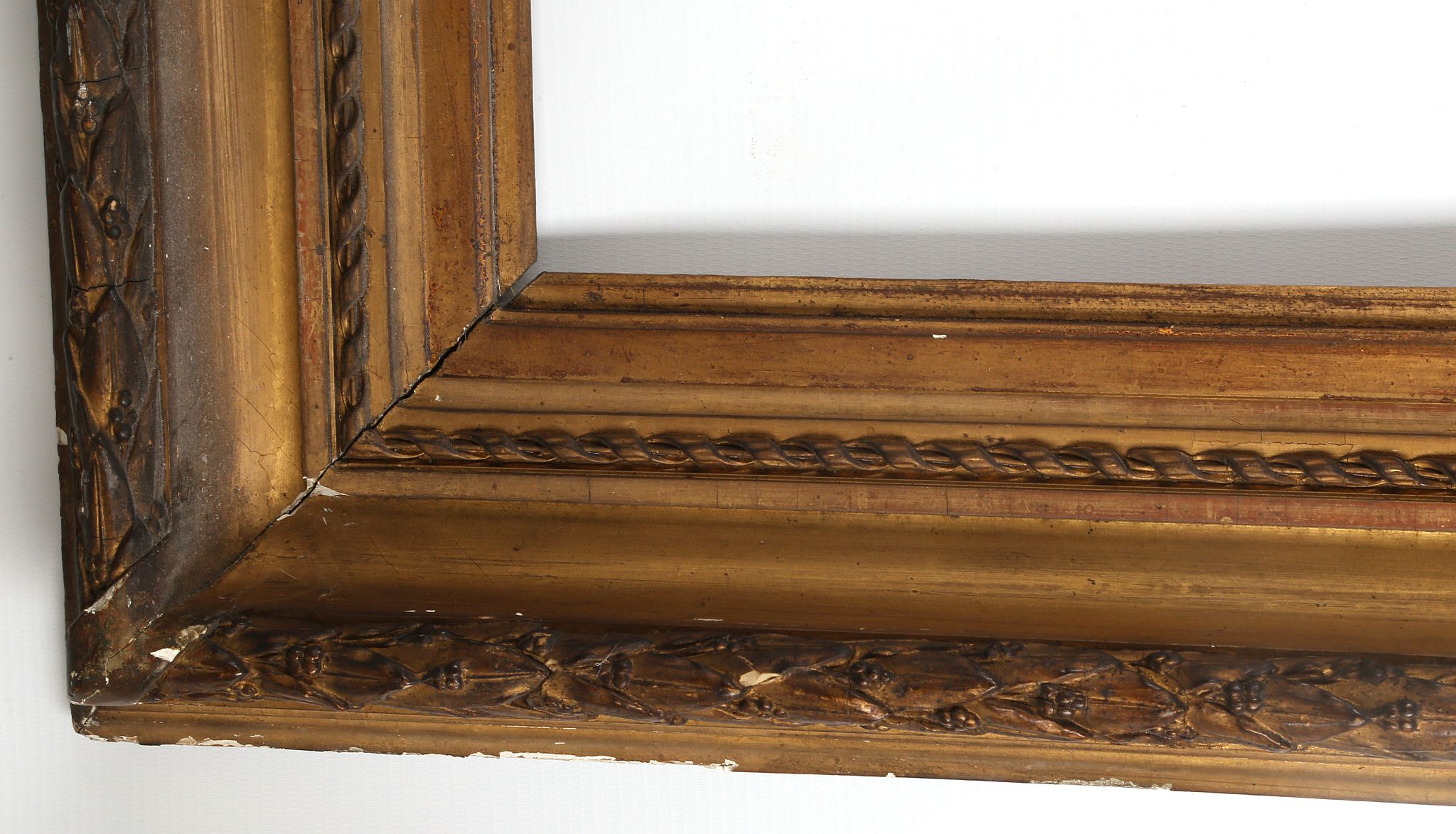A good mid 19th century giltwood picture frame wit - Image 2 of 4