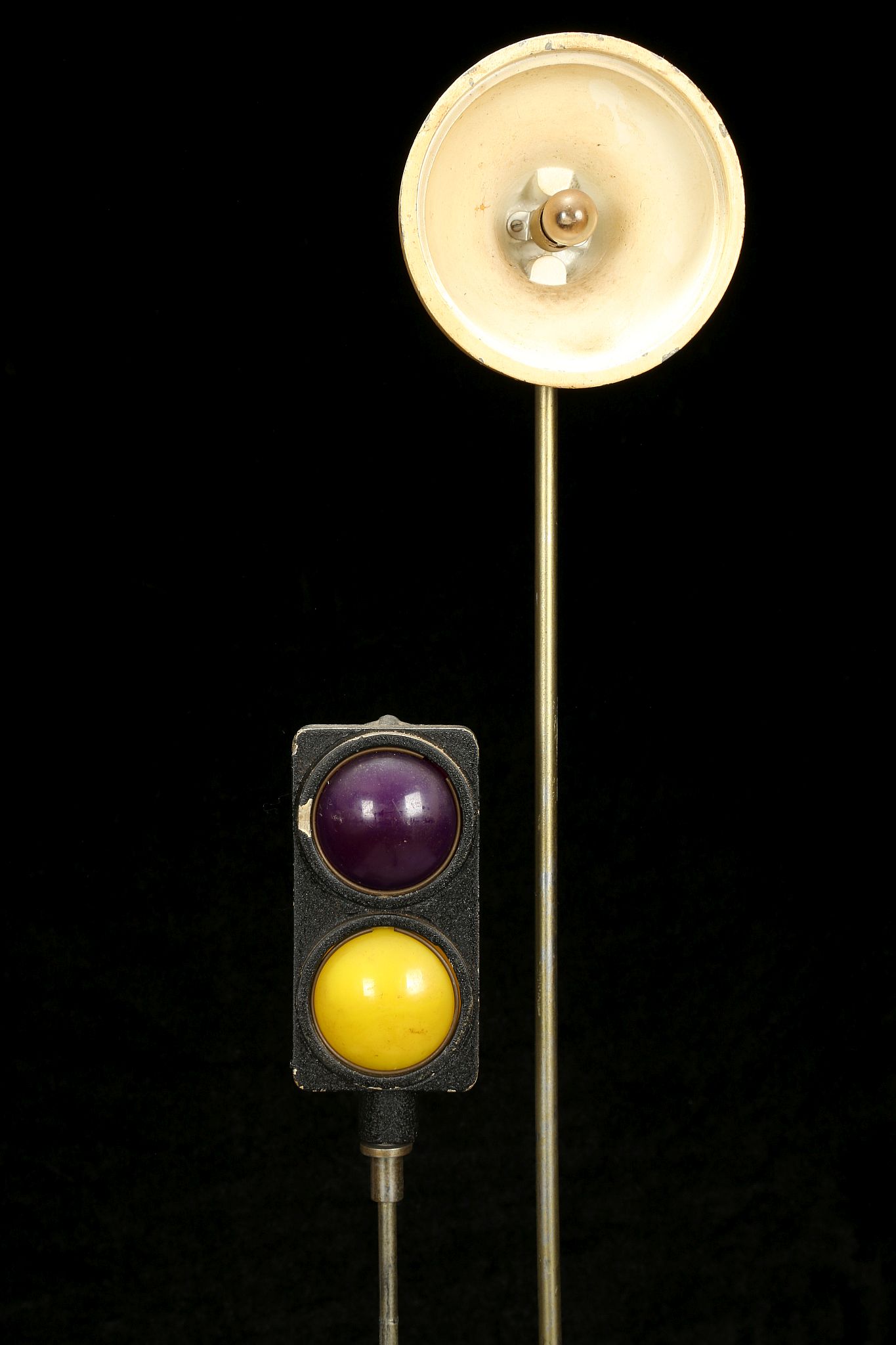 VASSILAKIS TAKIS (GREEK, b.1925), 'SIGNAL', cast aluminium lights with coloured perspex lenses, - Image 7 of 22