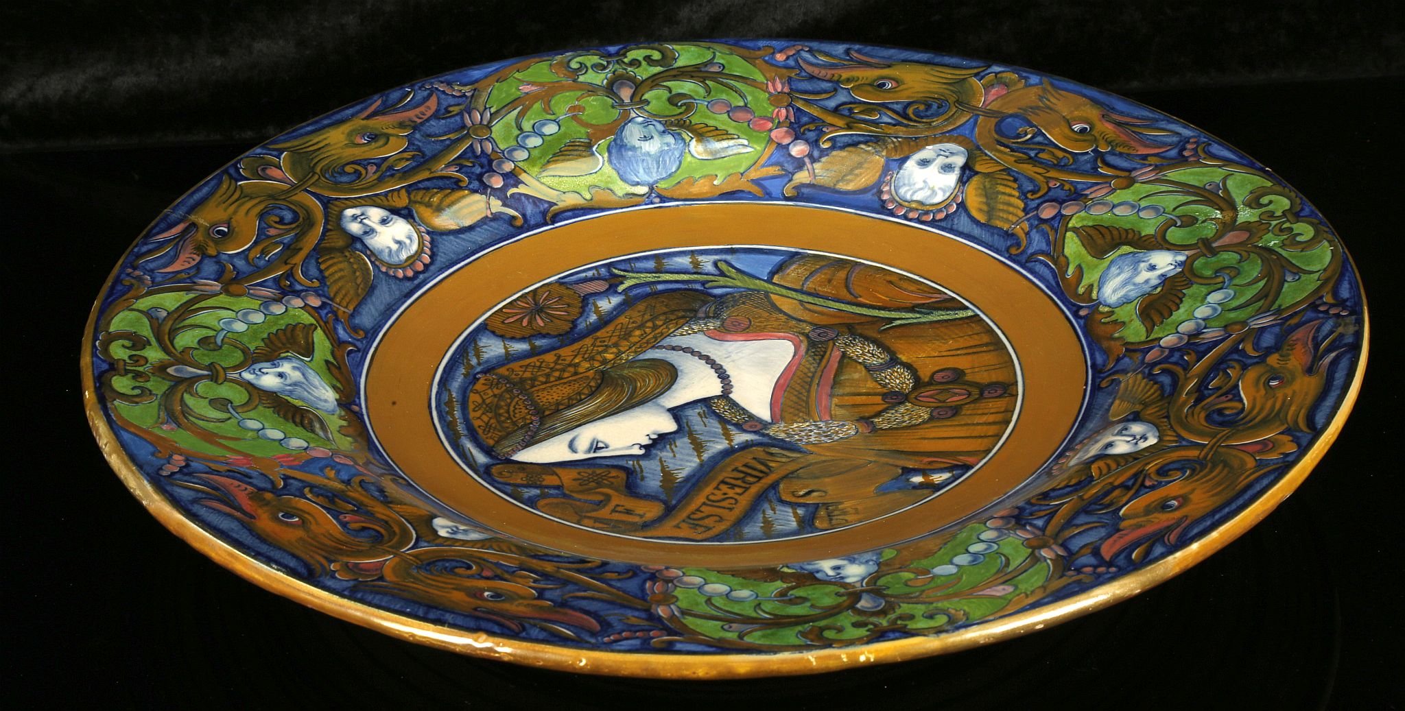 A CANTAGALLI 'LA BELLA' LUSTRE CHARGER, c.1900, painted rooster marks under (40cm diameter). - Image 4 of 6