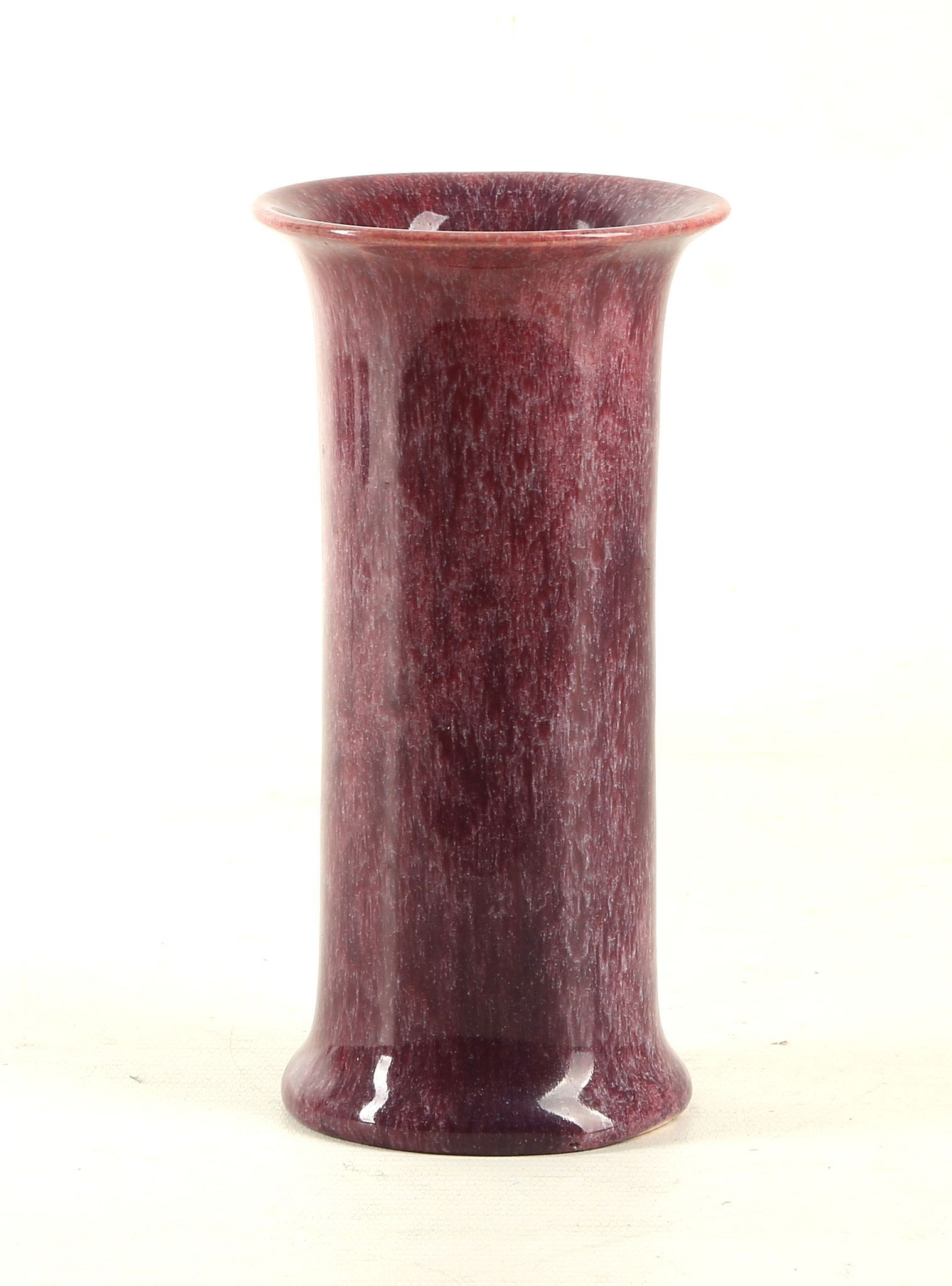 AN EARLY 20th CENTURY ASHBY GUILD POTTERY VASE, CIRCA 1909-1922, having mottled purple glazes,