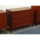 A 1960'S DANISH TEAK CHEST OF FOUR DRAWERS (100cm x 45cm x 78.5cm).