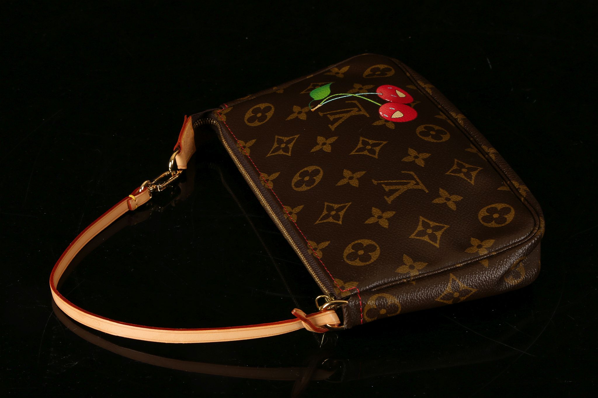 LOUIS VUITTON CERISES POCHETTE, date code for 2005, monogram canvas with leather trim and printed - Image 6 of 10