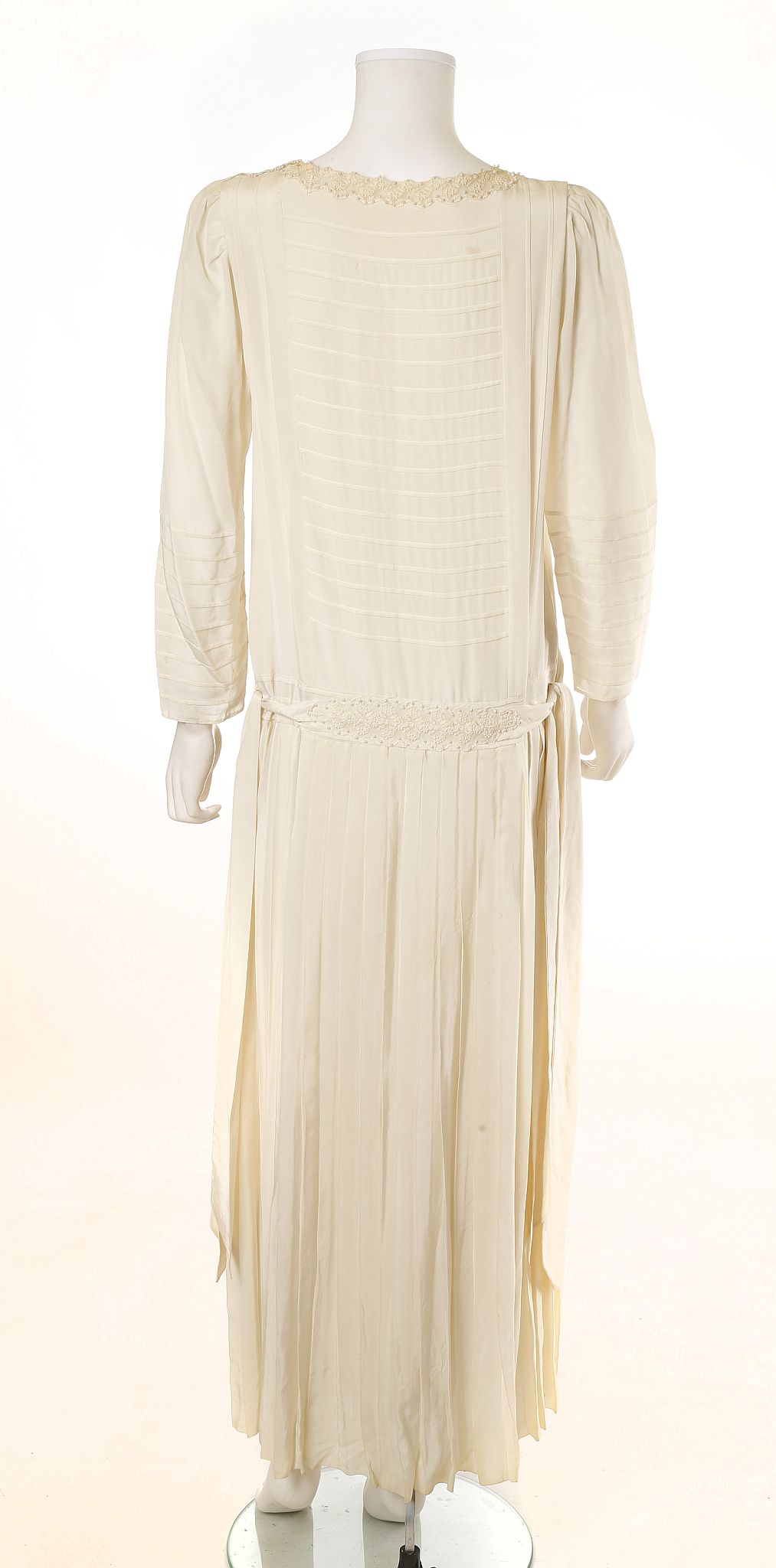 1930s CREAM SILK WEDDING GOWN, drop waist with long, slim pleated skirt, delicate floral lace and - Image 3 of 5