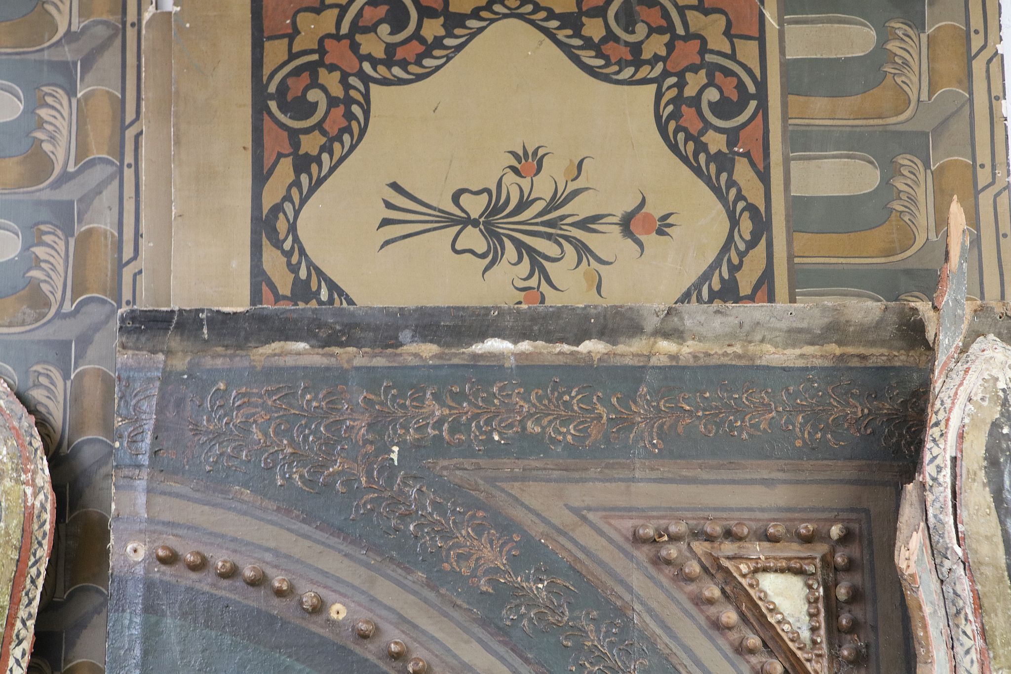 A LATE 18TH / EARLY 19TH CENTURY SYRIAN (DAMASCUS) DECORATIVE INTERIOR / ROOM comprising various - Image 3 of 4