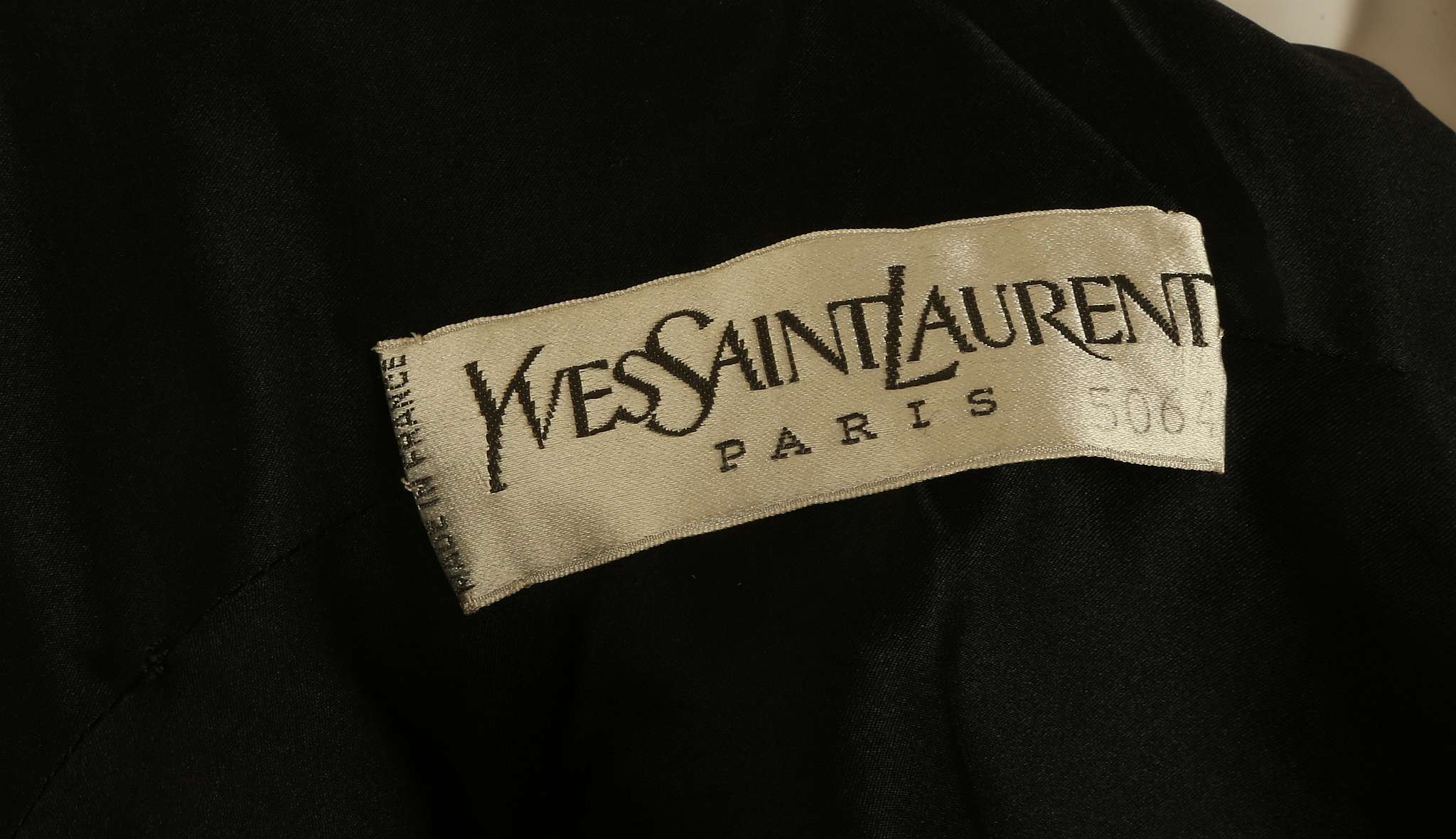 YVES SAINT LAURENT COUTURE BLACK VELVET TOP, 1960s, sweetheart neckline and long sleeves, numbered - Image 5 of 5