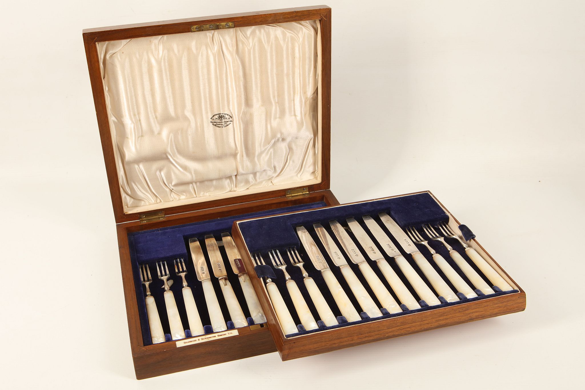 A mahogany boxed, early 20th Century, hallmarked silver dessert service for 12, Sheffield 1920,