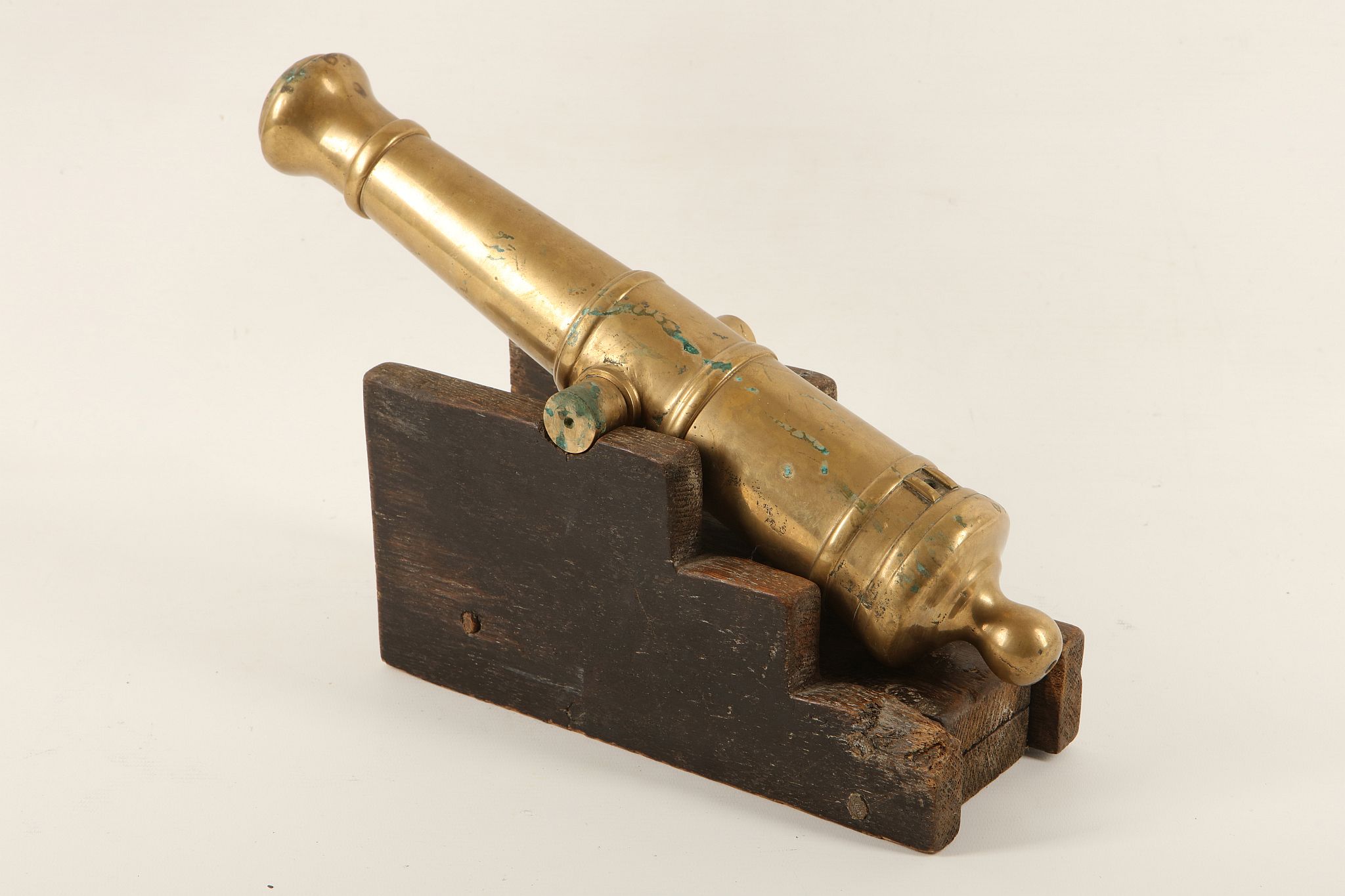 A bronze desk top cannon on wooden base. - Image 2 of 2