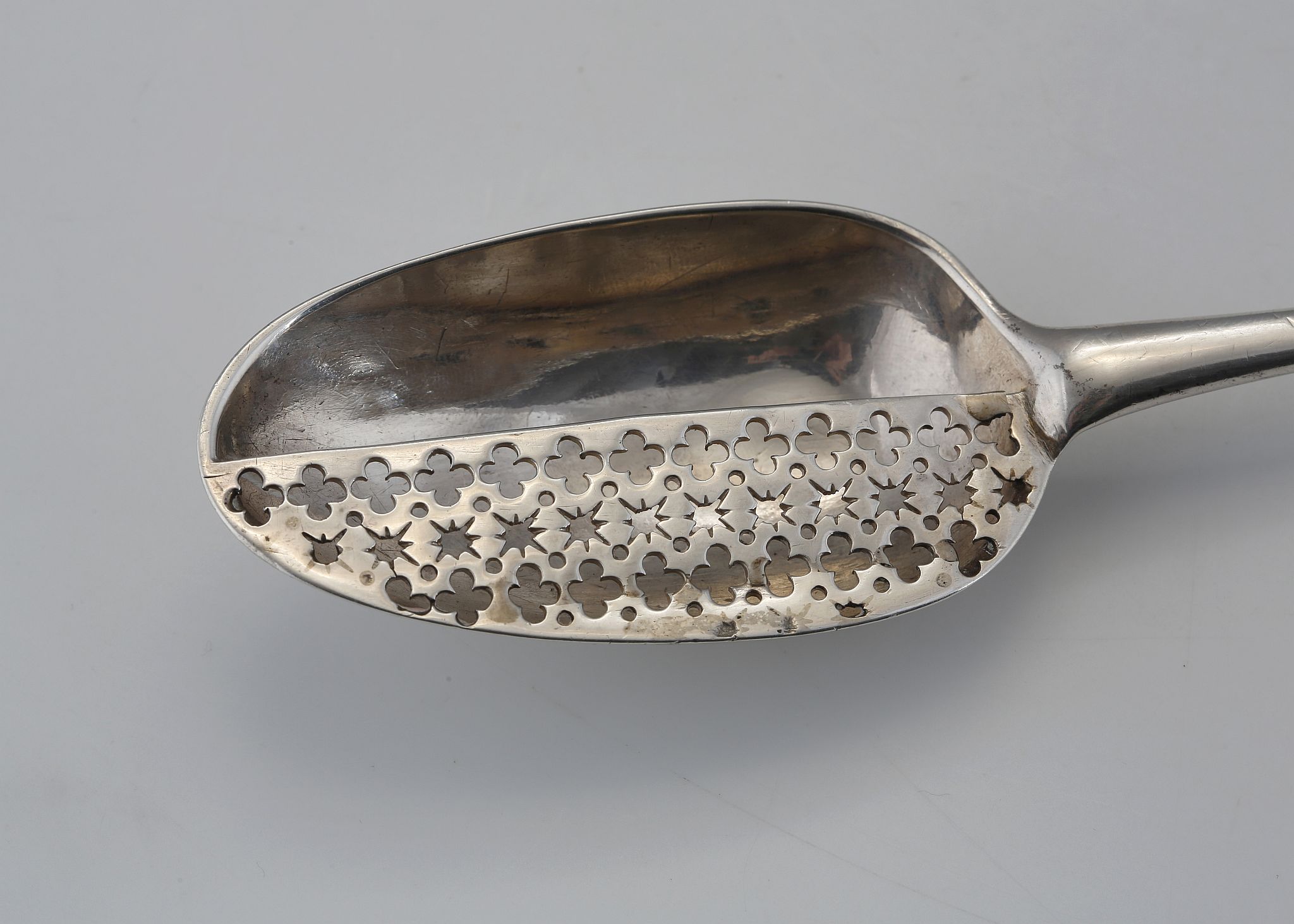 Antique George III Provincial Irish Sterling Silver straining spoon by Carden Terry of Cork, - Image 2 of 4