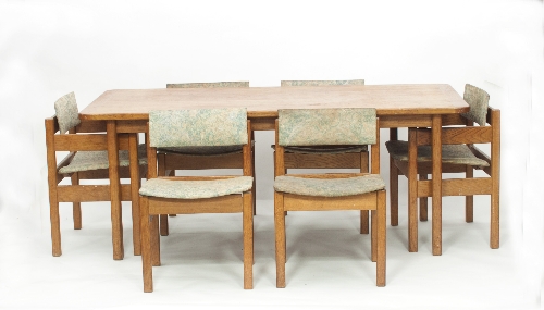 Gordon Russell/An oak dining suite comprising table, 183cm long, sideboard,