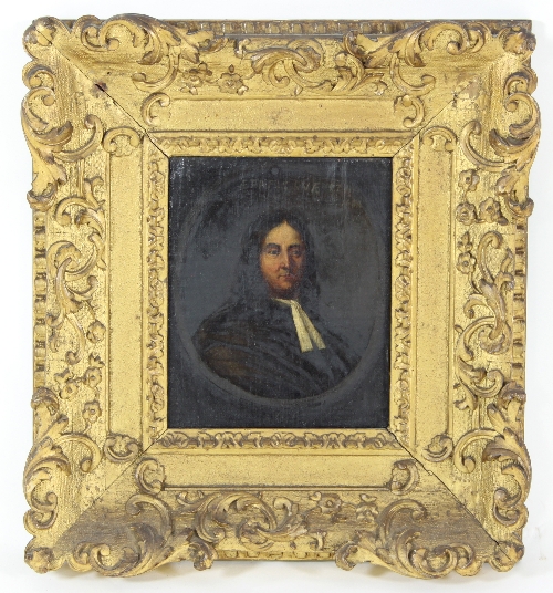 Late 17th Century English School/Bust Portrait of a Gentleman/wearing a white stock and brown - Bild 2 aus 3