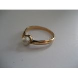 A 14ct gold seed pearl ring, 1.9 g