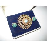 A turquoise yellow metal brooch with two 14ct gold, stamped 585, earrings. 13.7 g all in.