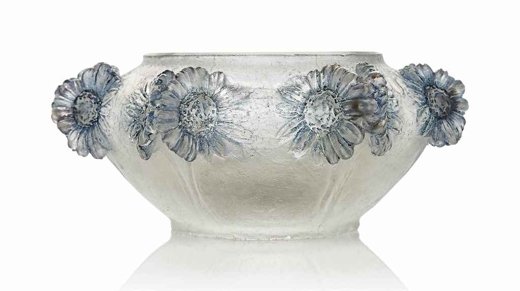 A Bouquets Marguerites Cire Perdue Vase
early 20th Century, blue stained
2 3/8 in. (6 cm.) high; 5 ½