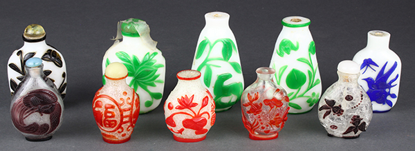 (lot of 10) Chinese overlay glass snuff bottles, consisting of five overlaid on white glass