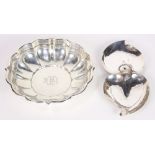 (lot of 2) American Reed & Barton sterling silver bowl in the "Windsor" pattern, 1945, having a