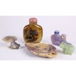 (lot of 5) Chinese stone carvings and snuff bottles, consisting of two snuff bottles, one of agate