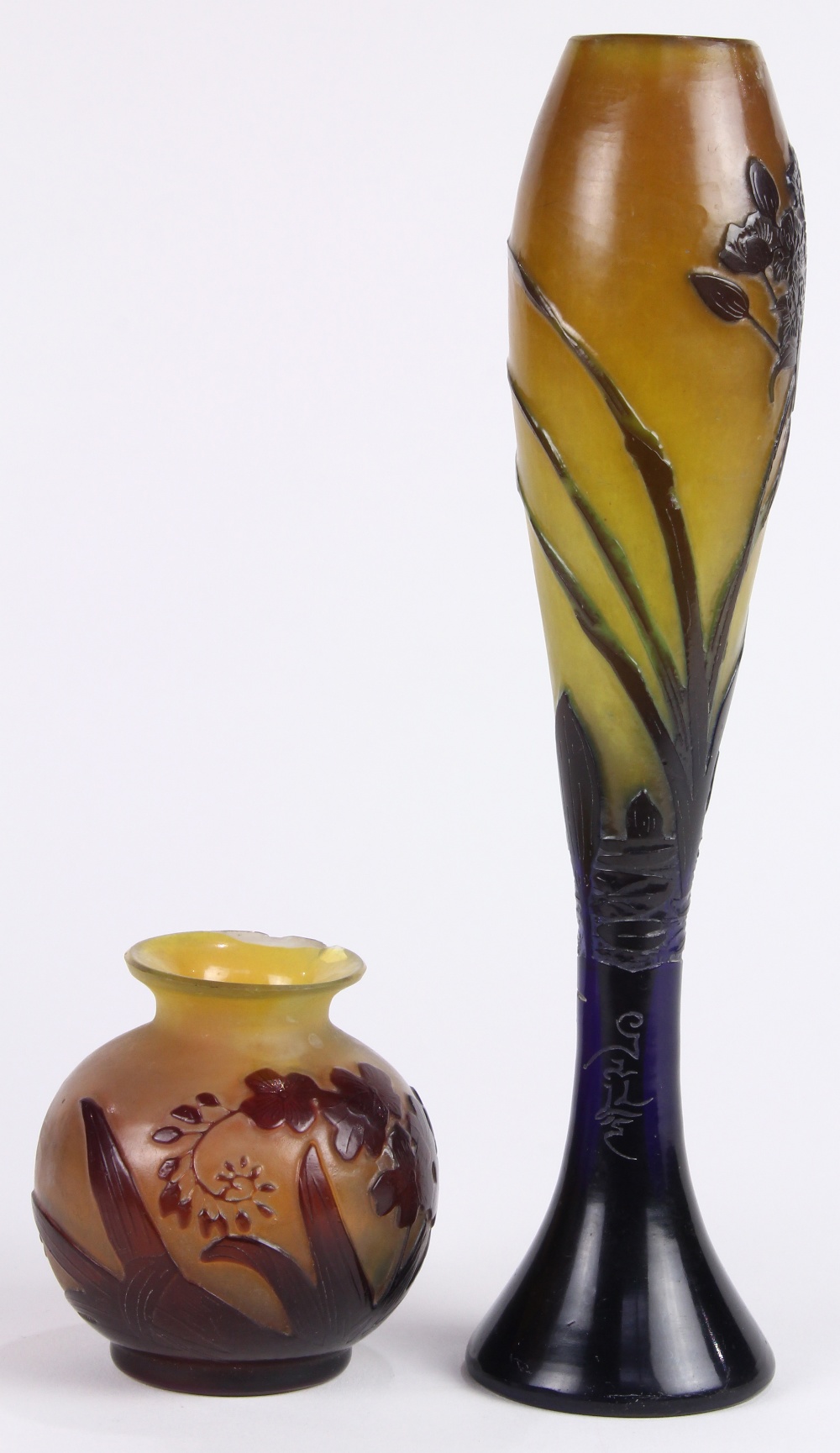 (lot of 2) Galle cameo glass cabinet vases, 1920's, including a slender bud vase example, the - Image 4 of 5