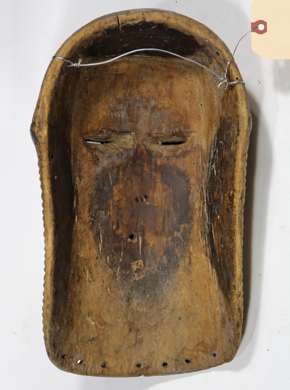 Kifwebe Society, Luba, D.R. Congo, mask, executed in black against yellowed white, somewhat small - Image 2 of 2