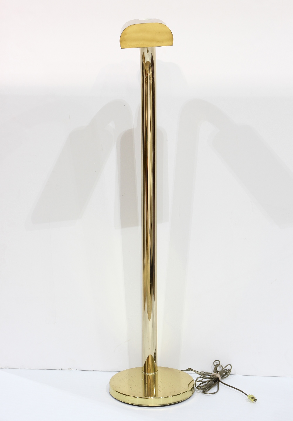 Moderne brass floor lamp, having a single arm suspended from the telescoping standard, and rising on - Image 2 of 5