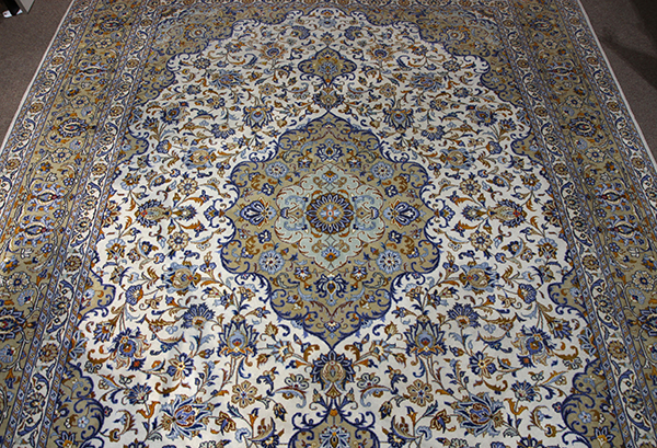 Indo-Tabriz carpet, 10'1" x 13' - Image 2 of 4