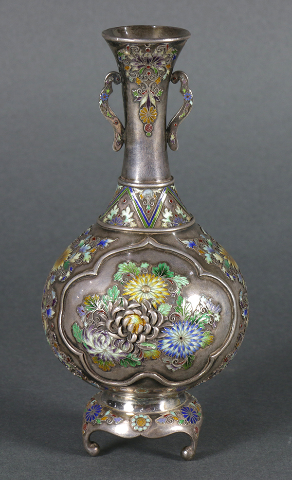 Japanese silver cloisonné vase, Meiji period, handled stick neck with polychrome enameled - Image 3 of 6