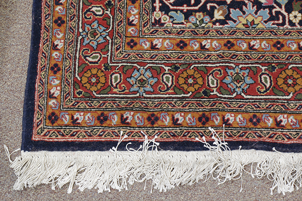 Indo Hamadan carpet, 4' x 4'8" - Image 2 of 3