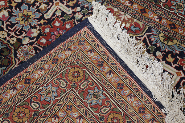 Indo Hamadan carpet, 4' x 4'8" - Image 3 of 3