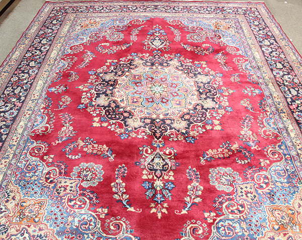 Persian Tabriz carpet, 9'6" x 12'6"