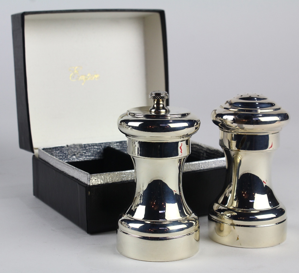 (lot of 4) Two pairs of Empire sterling silver mounted salt shakers and pepper mills, one set in - Image 2 of 3