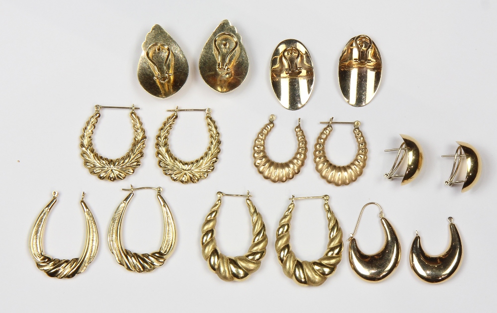 (Lot of 8) Pairs of yellow gold earrings comprised of one pair of 18k yellow gold oval dome earrings - Image 2 of 2