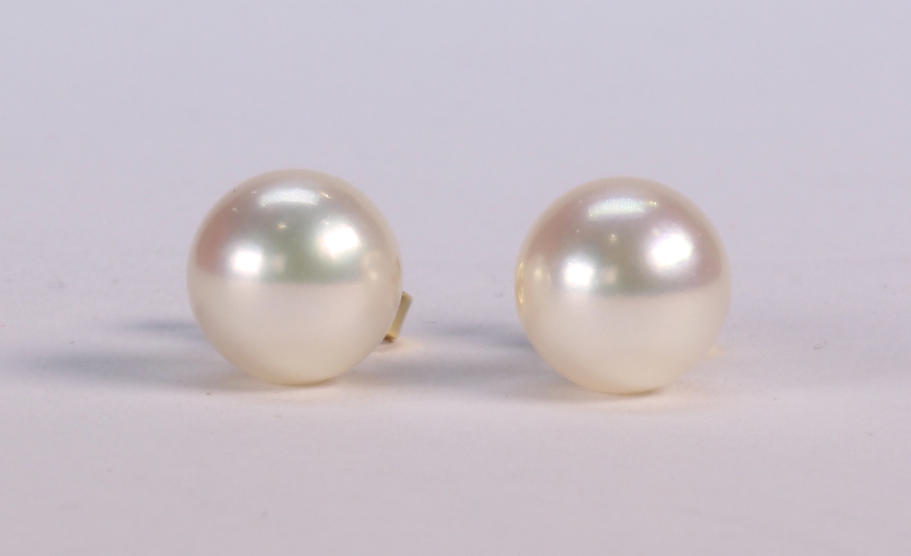 Pair of Mikimoto cultured pearl and 18k yellow gold earrings featuring (2) cultured pearls measuring - Image 2 of 3