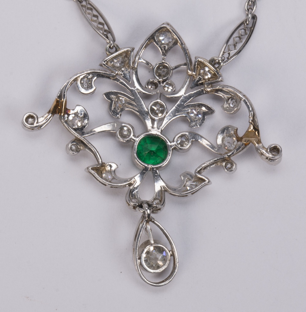 Edwardian emerald, diamond and platinum lavaliere necklace centering (1 ...