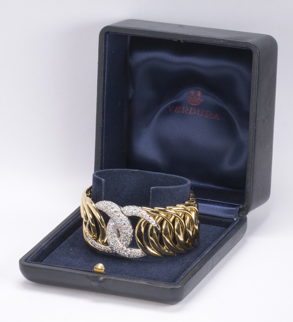 Verdura "Double Crescent" diamond, 18K yellow gold and platinum bracelet highlighting a platinum - Image 2 of 8