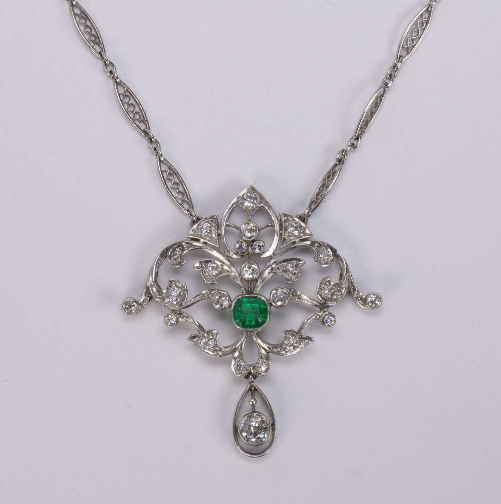 Edwardian emerald, diamond and platinum lavaliere necklace centering (1 ...