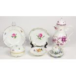 (lot of 7) Meissen porcelain group, eaching having polychrome floral sprays and gilt accents,