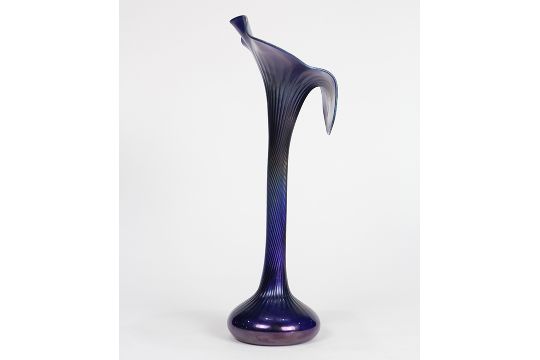 Tiffany style jack in the pulpit style vase, executed in iridescent green and purple, having an - Image 4 of 7