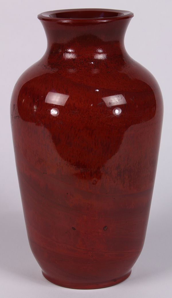 Chinese Peking glass vase, imitating the colors of realgar, the a short trumpet neck, above a - Image 2 of 6