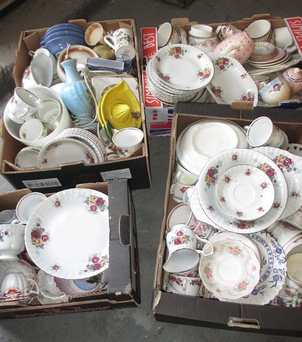 Large quantity of vintage tea wares