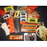 A quantity of Hornby 00 gauge model railway items