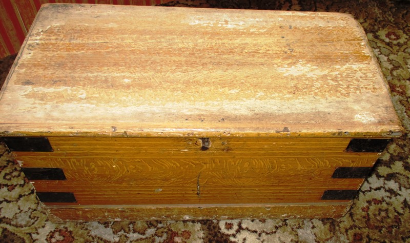 Early 20th Century pine blanket box