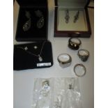 A quantity of silver costume jewellery