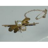 A 9ct Gold & Pearl Fly Brooch