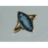 A Ladies 9ct Gold Cameo Ring