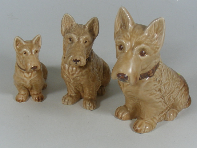 Three Graduated Sylvac Dog Figures