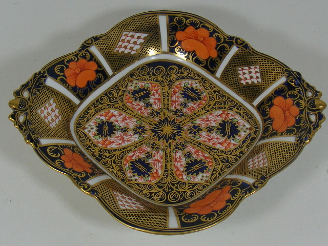 A Royal Crown Derby 1128 Imari Dish