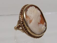 A Large 9ct Gold Cameo Ring Approx. 9.2g