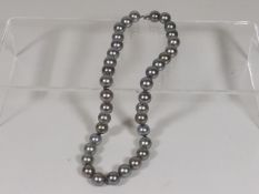 A South Sea Pearl Necklace Approx. 78g