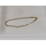 A Ladies 9ct Gold Bracelet Approx. 4.7g