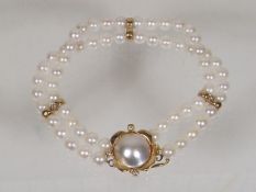 A Ladies Pearl Bracelet With 14ct Gold Clasp