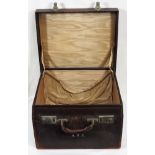 An Early 20thC. Ladies Leather Travel Case